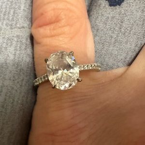 Jeulia 2 karat oval cut ring